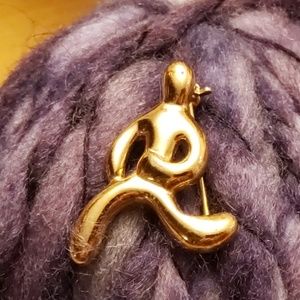 EUC! ☆ Vintage 80s Monet Dancing Figure Gold Pin ☆